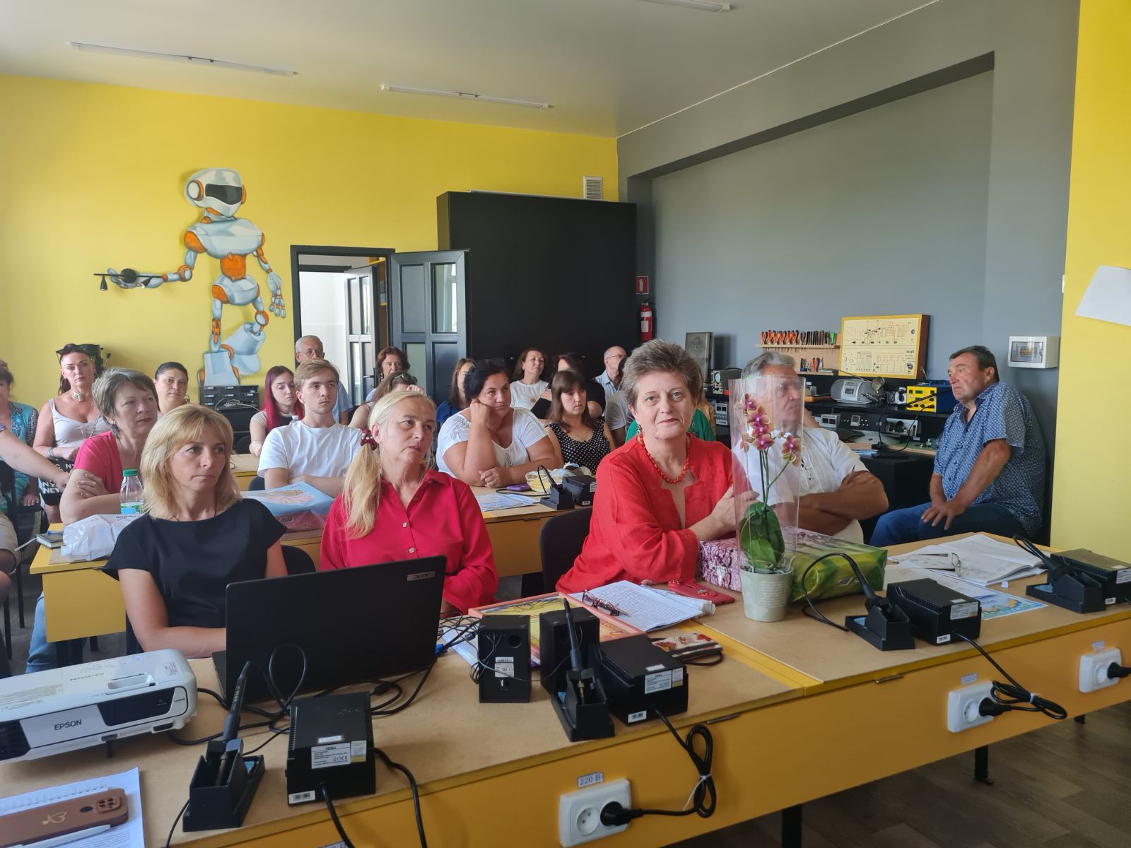 Відбулося засідання педагогічної ради: проаналізовано стан освітнього маркетингу та інформаційного менеджменту  у 2023/2024 навчальному році, визначені перспективи та напрямки розвитку ЦПО ім.О.Разумкова на 2024/2025 н.р.